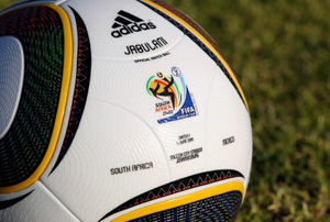 FIFA cogita usar tecnologia para evitar erros de árbitros