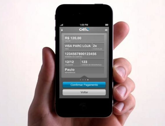 App transforma o iPhone em maquininha de cartão de crédito