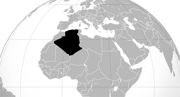 Governo da Argélia corta Internet e deleta perfis no Facebook