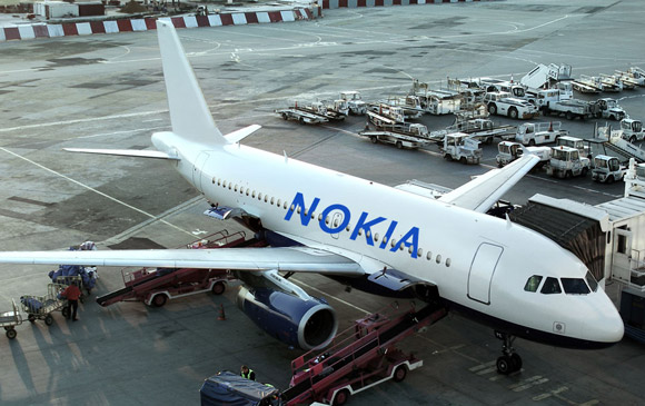 Acionistas da Nokia pedem demissão de Elop e desistem logo depois