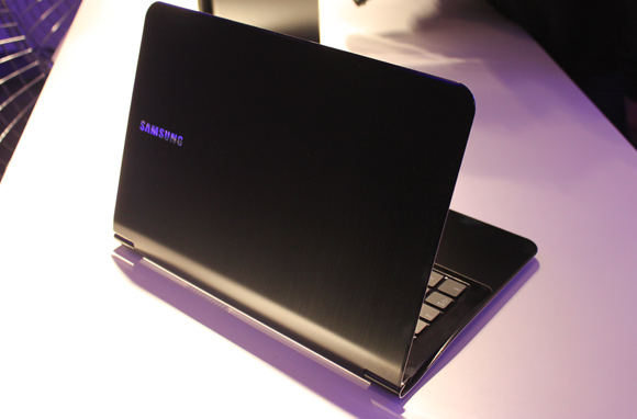 Samsung lança versão de 11 polegadas do notebook Série 9