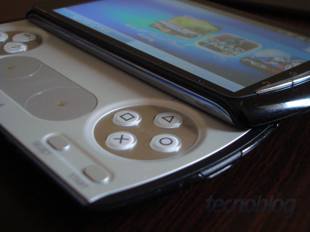 G1 - Controle do Xperia Play traz mais precisão que tela sensível nos games  - notícias em Tecnologia e Games