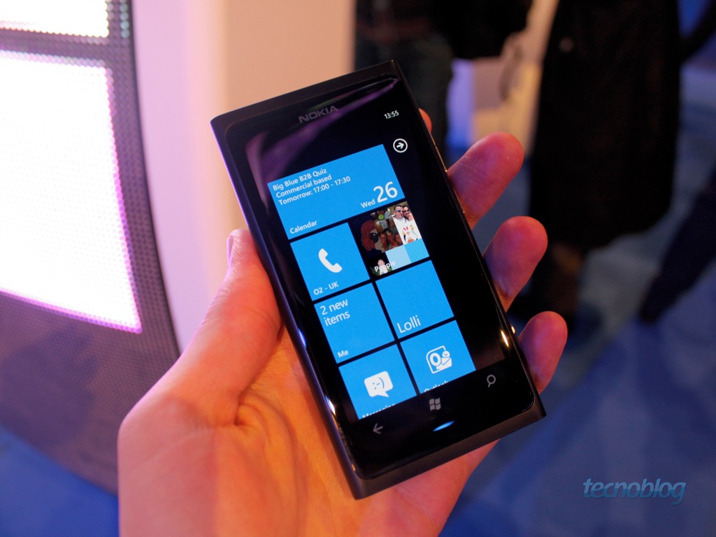 Nokia lança smartphones Lumia 800 e Lumia 710 rodando Windows Phone