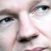 Julian Assange leva WikiLeaks para a televisão
