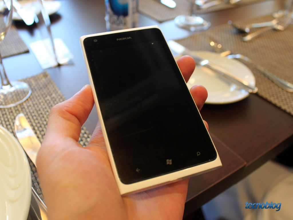 Lumia 900 chega ao mercado brasileiro em julho