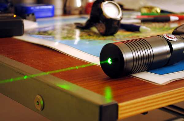 Pesquisadores usam laser para criar conexão de 1 gigabit