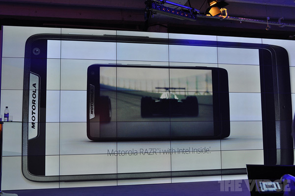 Motorola anuncia RAZR i com processador Intel de 2 GHz
