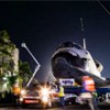 Ônibus espacial Endeavour é aposentado e passeia por Los Angeles