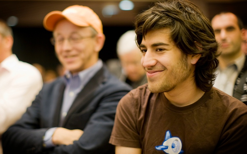 Aaron Swartz, ativista da internet livre e programador, comete suicídio aos 26 anos