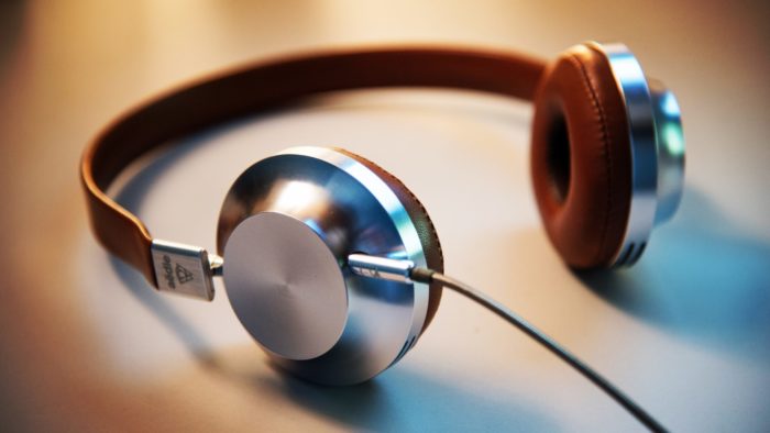 Como ouvir música online [6 serviços de streaming]