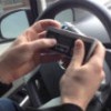 Assista a um carro sendo dirigido com um controle de NES