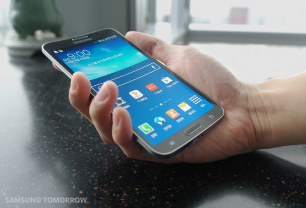 É oficial: Samsung anuncia Galaxy Round, um smartphone com tela curvada