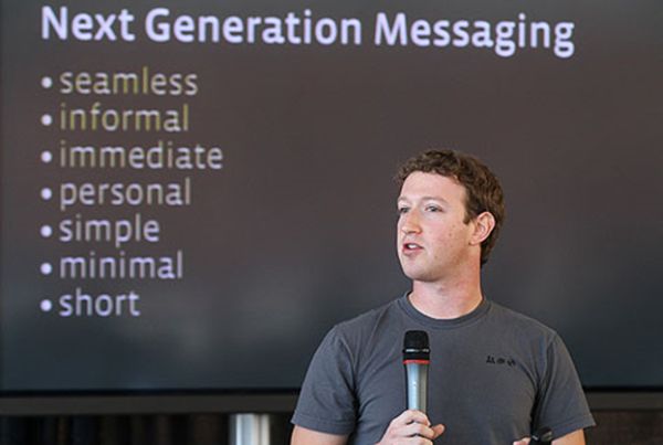 Mark Zuckerberg no lançamento do Facebook Messages
