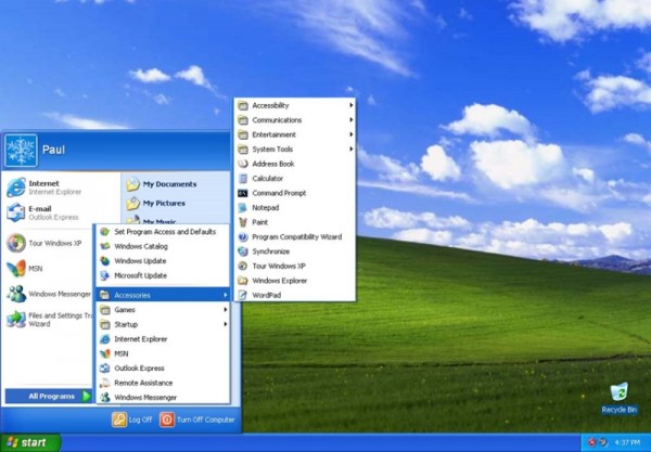 Windows XP com o Bliss, seu wallpaper padrão