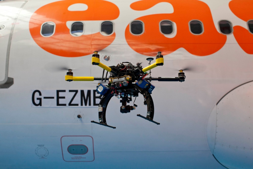 EasyJet anuncia uso de drones na inspeção de seus aviões