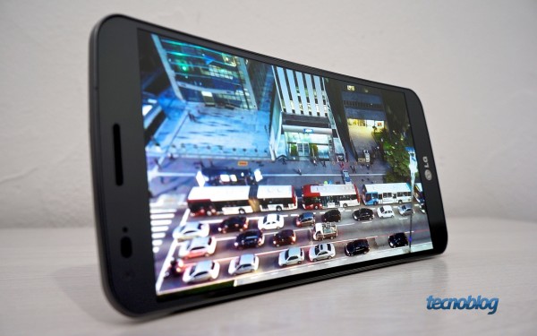 LG G Flex, o smartphone de tela curva