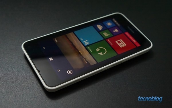 O Lumia 630 se sai bem em ambientes com luz indireta e ângulos variados