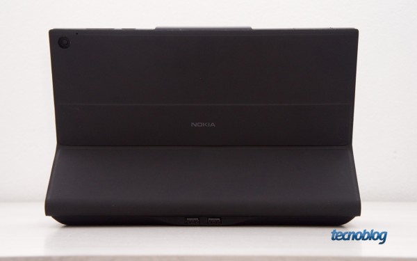 nokia-lumia-2520-power-keyboard-traseira