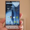 Sharp apresenta smartphone (quase) sem borda