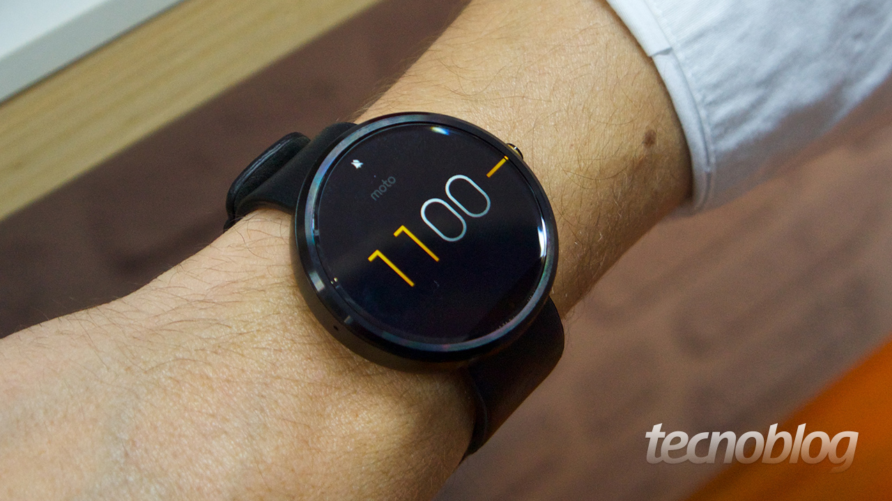 motorola tem smartwatch