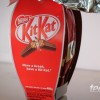 Review: Kit Kat capricha no design, mas peca no conteúdo pré-instalado