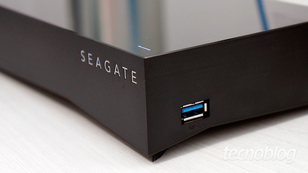 seagate-personal-cloud-lateral-usb