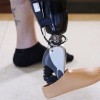 Esta perna biônica pode ser controlada com o cérebro