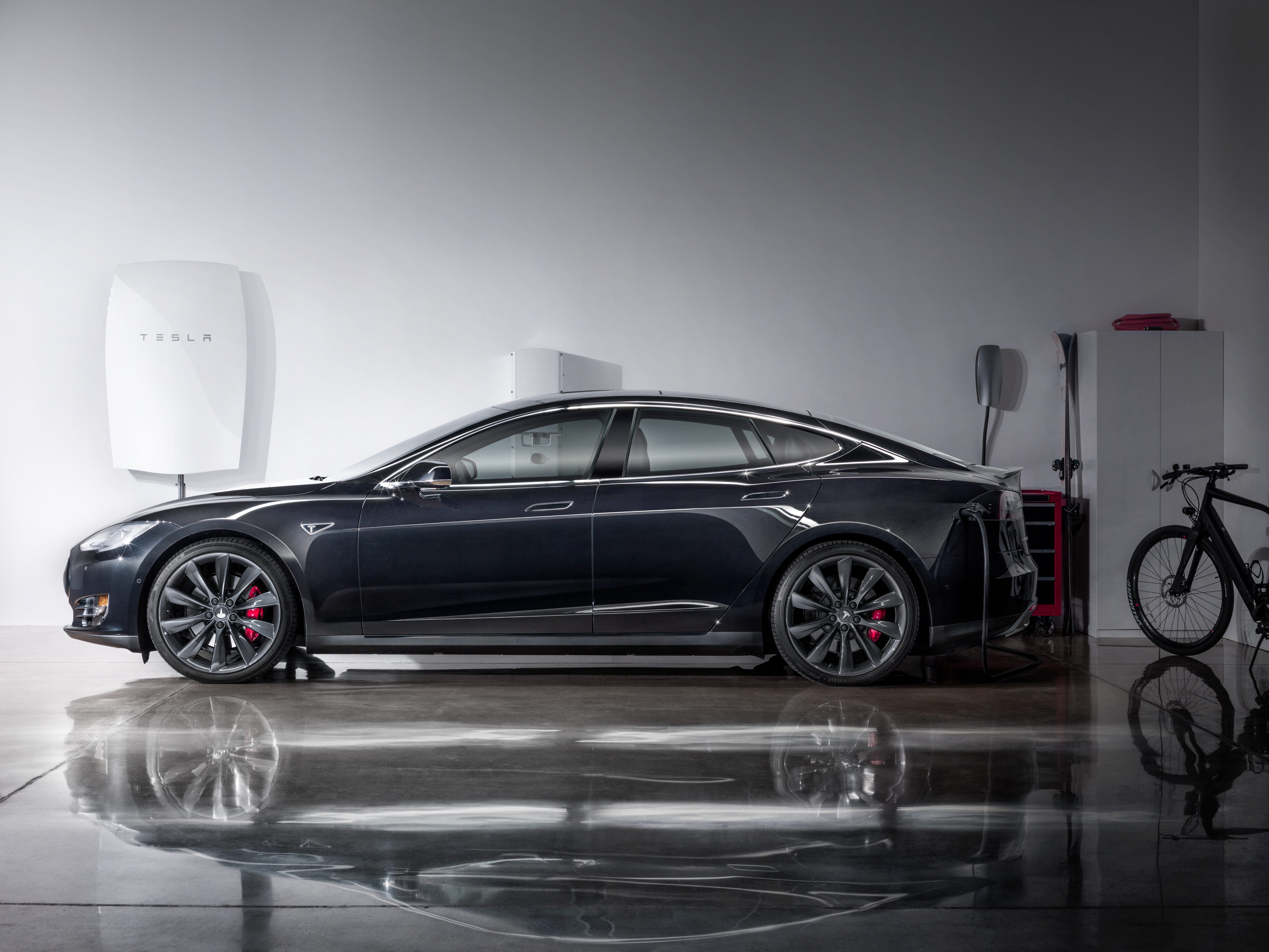 Tesla Powerwall: a bateria recarregável por energia solar que vai abastecer sua casa