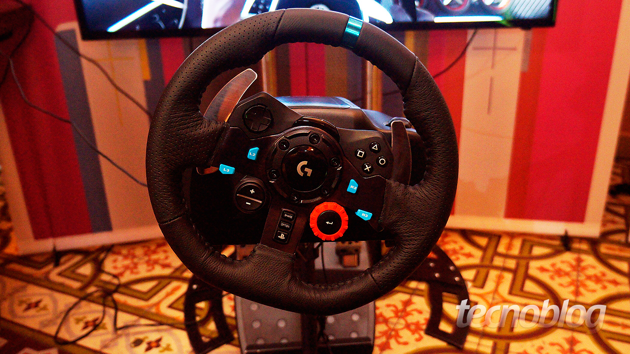 Ligando o volante Logitech G29 no PC. Quer conferir a review completa