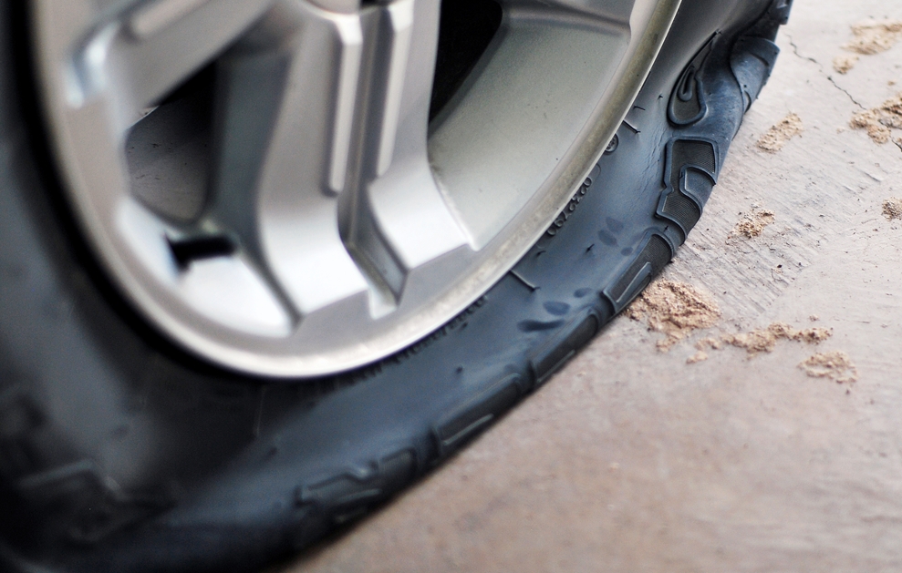 O estepe pode virar coisa do passado: cientistas criam pneu capaz de se “regenerar”