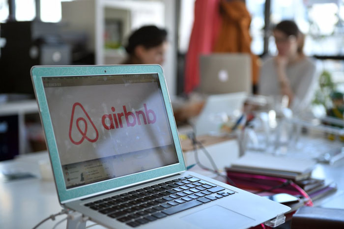 Airbnb ajuda familiares das vítimas de Paris a encontrarem hospedagem gratuita