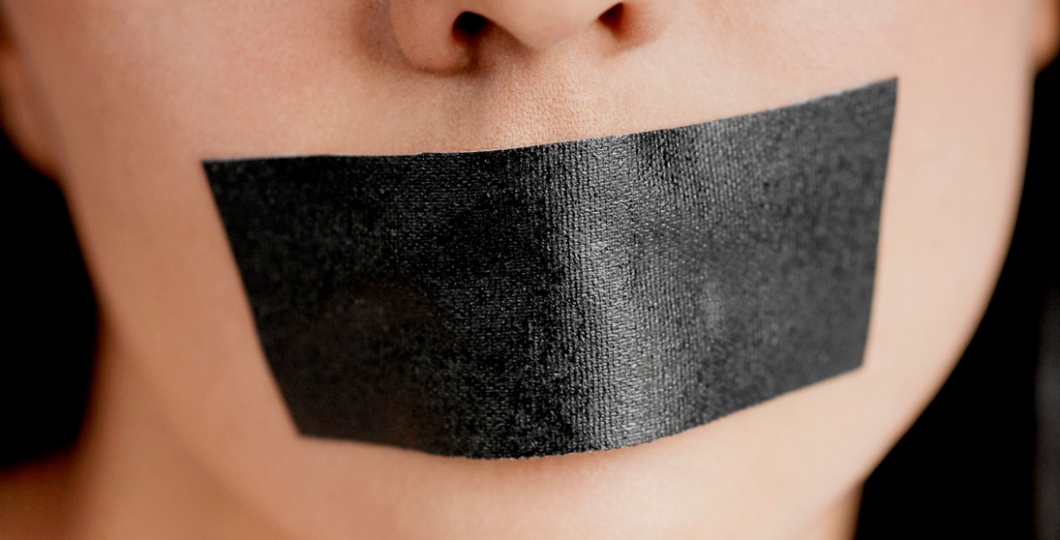 Emenda na reforma eleitoral permite censurar quem fala mal de político na internet; Temer vai vetar