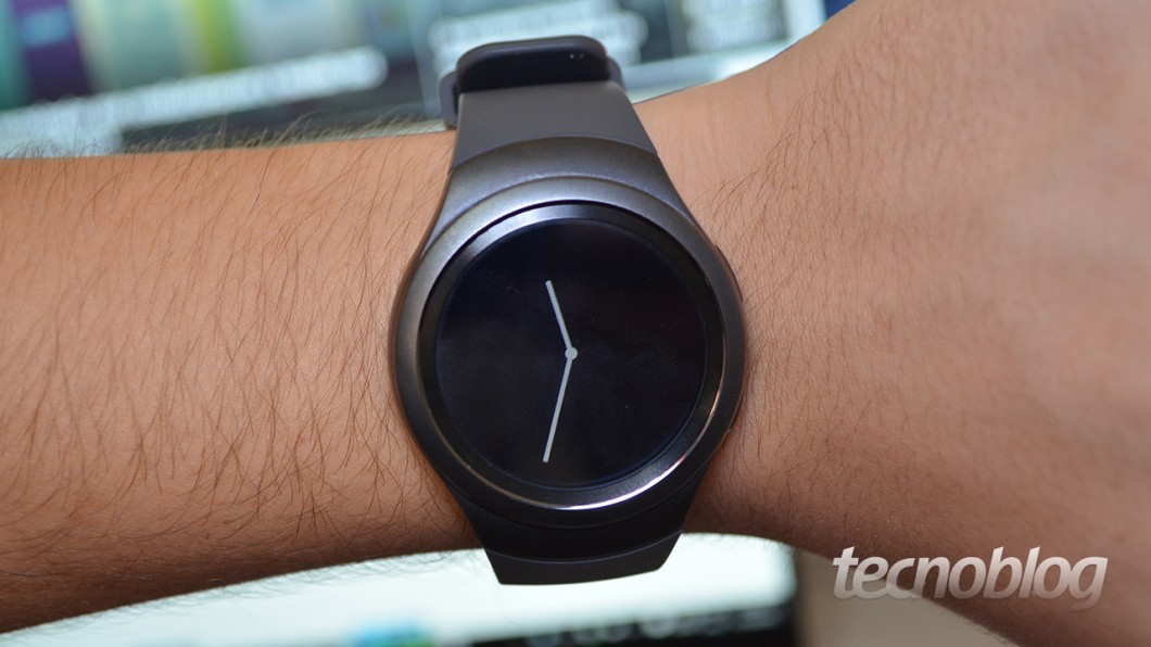 Gear S2: o bonito smartwatch com aro giratório