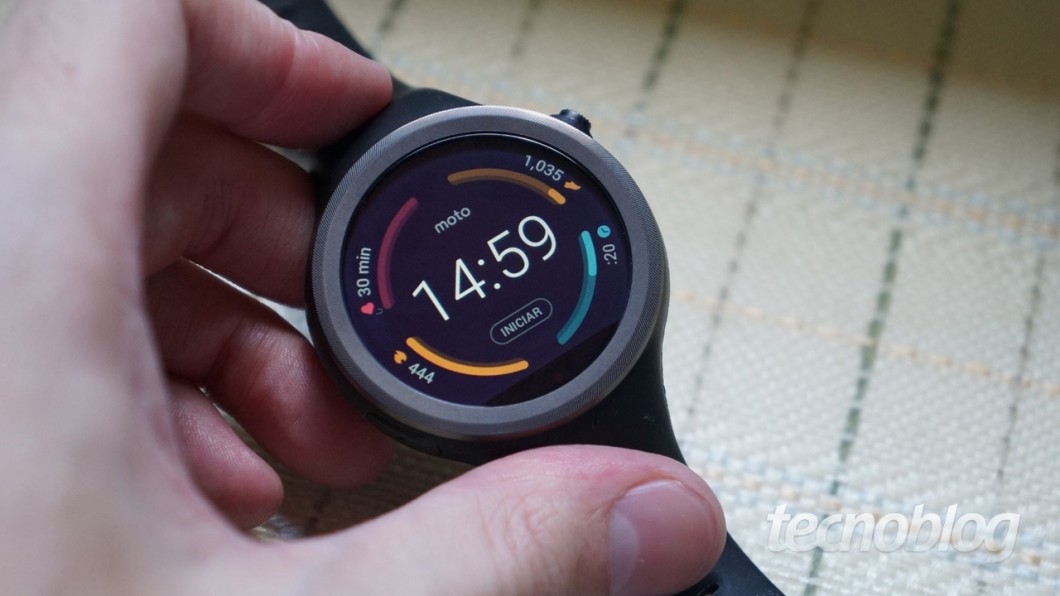 Smartwatch Motorola Moto 360 Sport [Review] - TecMundo 