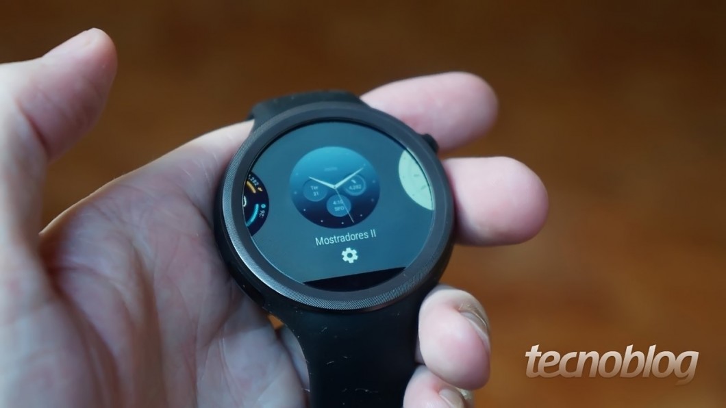 Review: smartwatch Motorola Moto 360 Sport - TecMundo