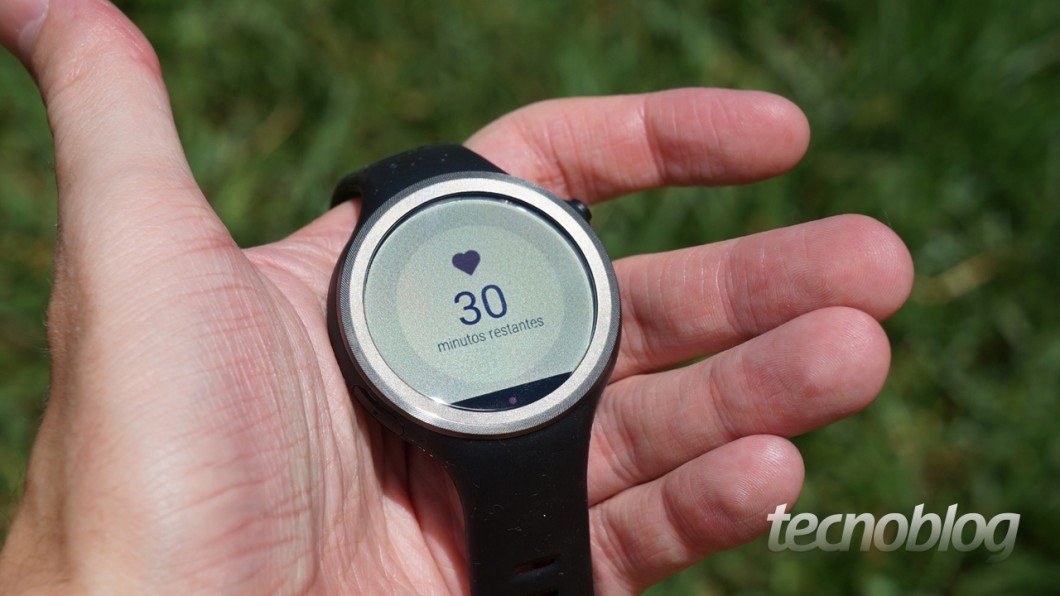 Review: smartwatch Motorola Moto 360 Sport - TecMundo