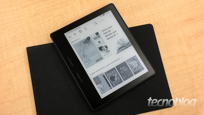 Uma olhada no Kindle Oasis: um leitor de ebooks mais ergonômico (e bem caro)