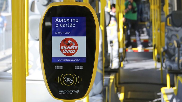 São Paulo quer integrar Bilhete Único com Uber e táxi