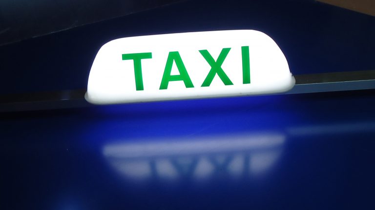 Uber Taxi é lançado em São Paulo com pagamento via app