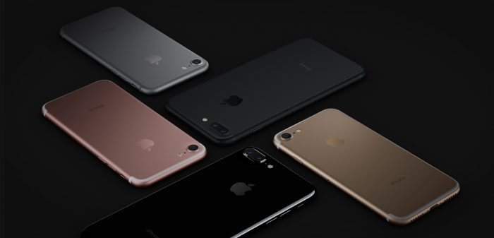 How much does each iPhone 7 piece cost for Apple