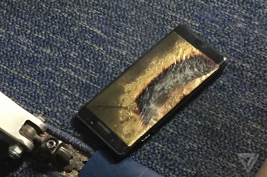 Galaxy Note 7 substituído pela Samsung pega fogo dentro de avião