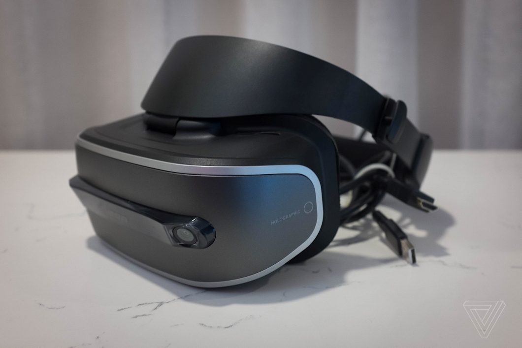 Headset para realidade virtual da Lenovo