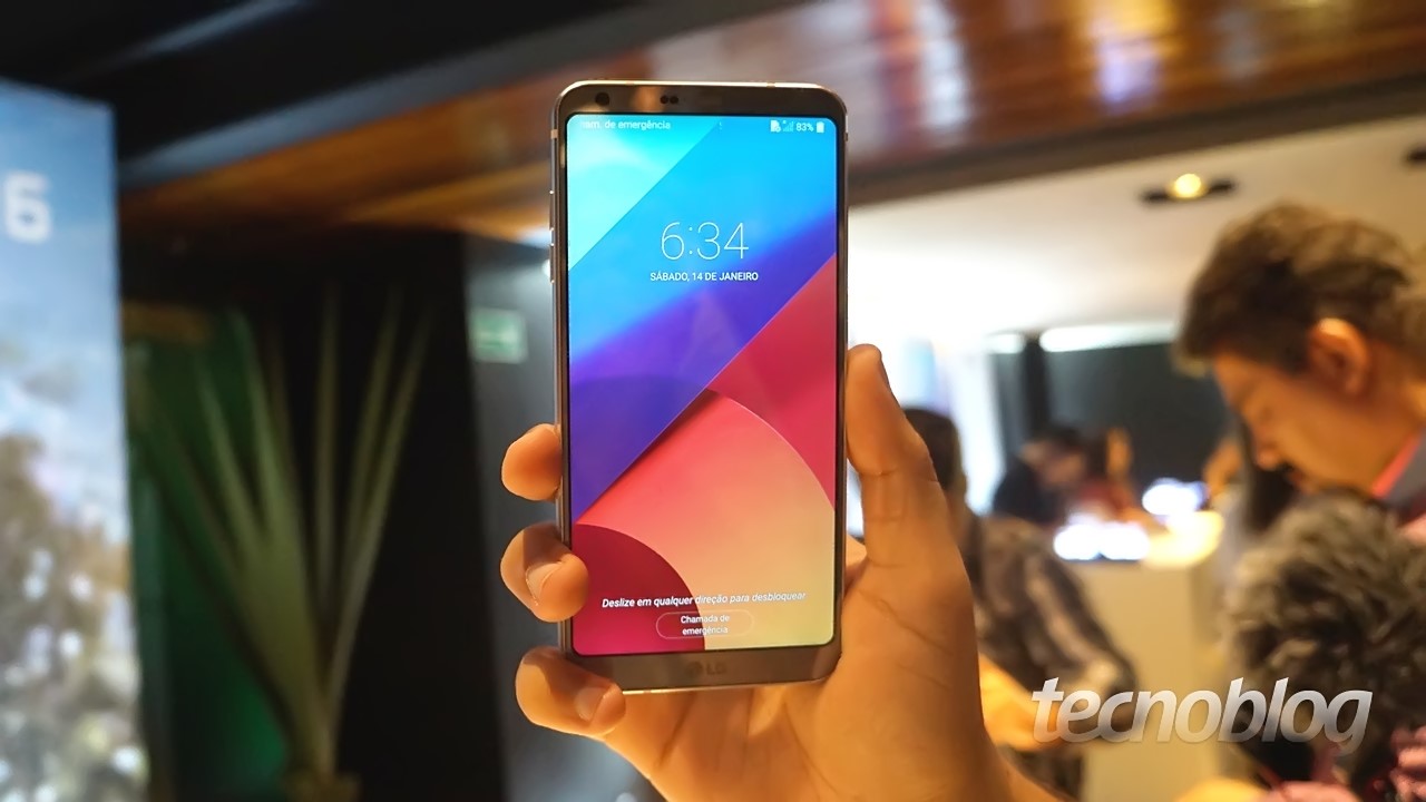 Uma olhada no LG G6: tela ampla, visual sóbrio e preço alto