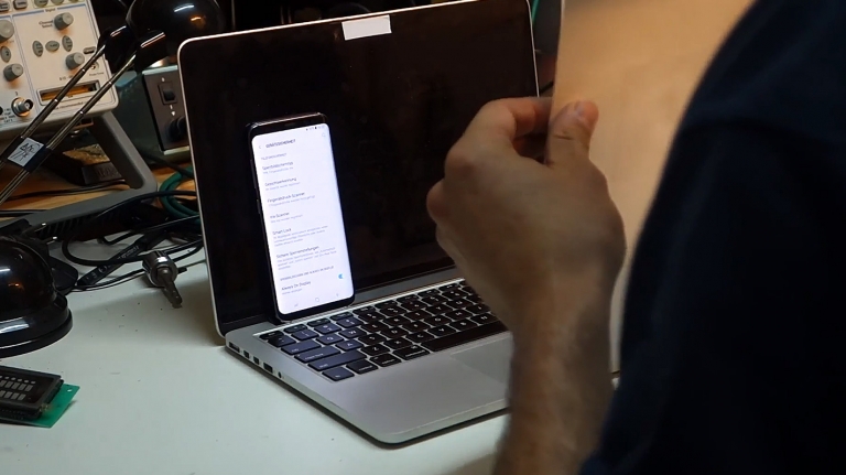 Hackers driblam biometria do Galaxy S8 com uma foto da íris do usuário