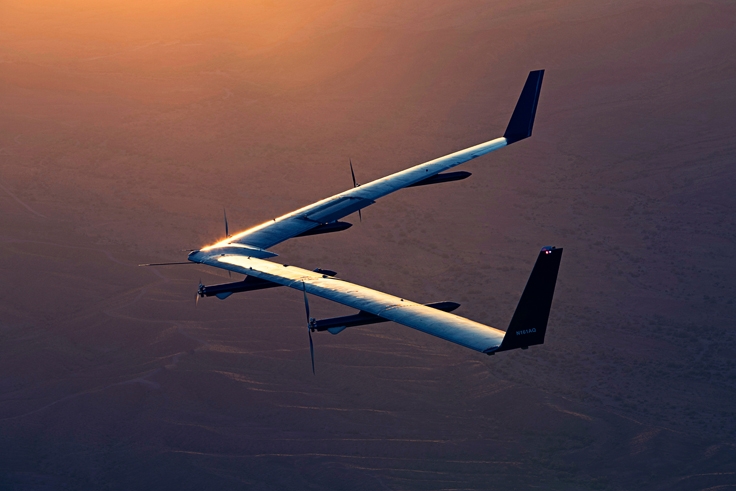 Gigantesco drone do Facebook faz voo de teste com sucesso