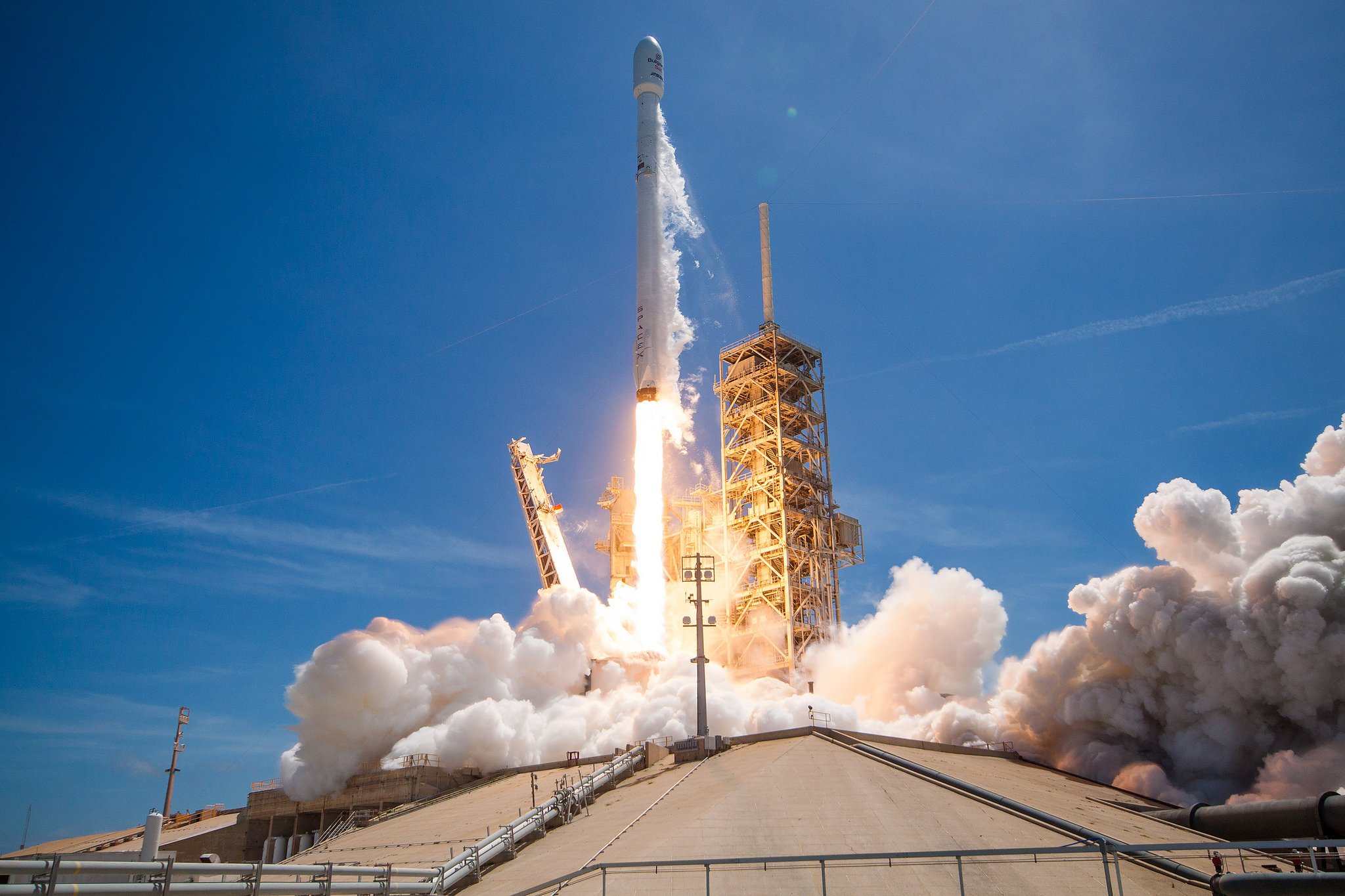 SpaceX lança e pousa dois foguetes em 48 horas