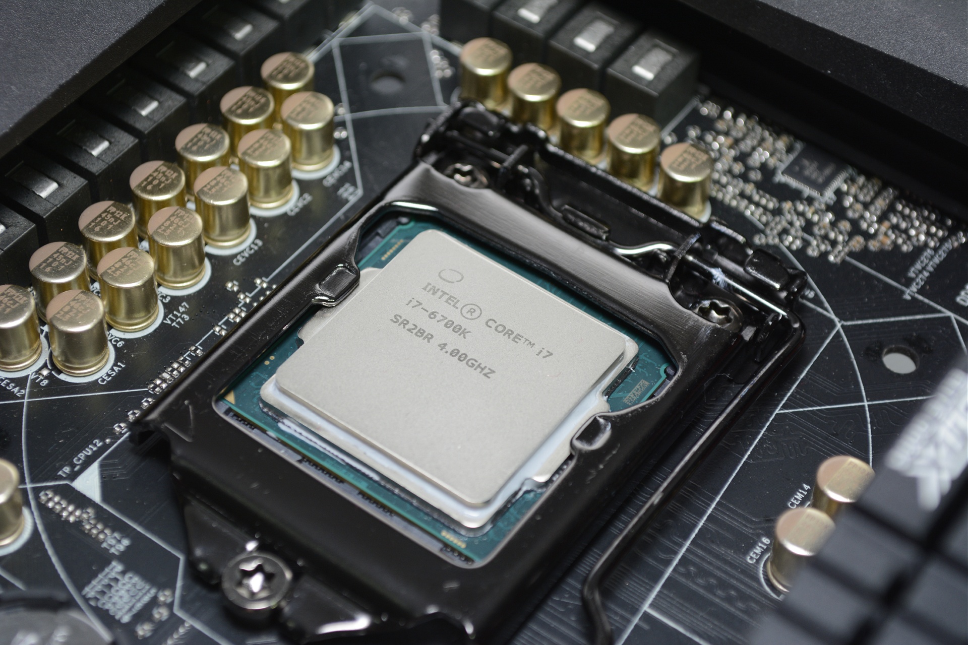 O que é a falha grave nos processadores da Intel (e por que ela deve reduzir o desempenho)