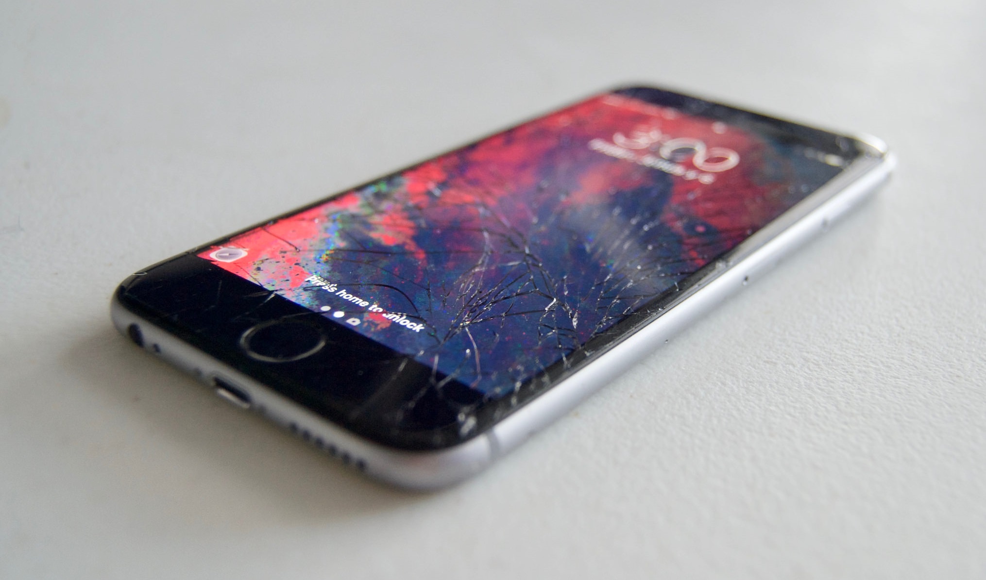 Guia vazado mostra como Apple decide se conserta ou troca iPhones