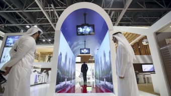 Aeroporto de Dubai usa aquário virtual para analisar seu rosto