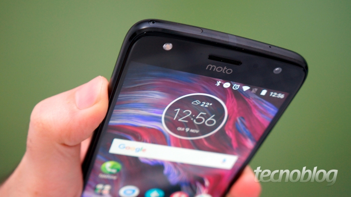 Motorola é notificada por vício na câmera do Moto X4